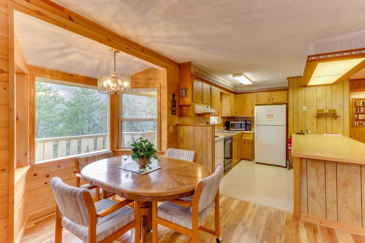 4 Bed 2 Bath Vacation Home In Whittier Exterior photo