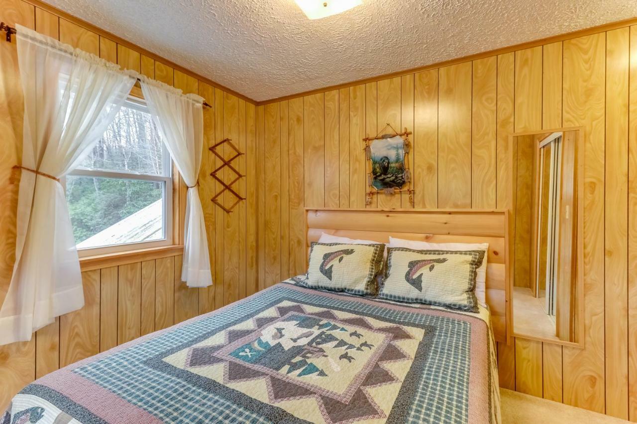 4 Bed 2 Bath Vacation Home In Whittier Exterior photo