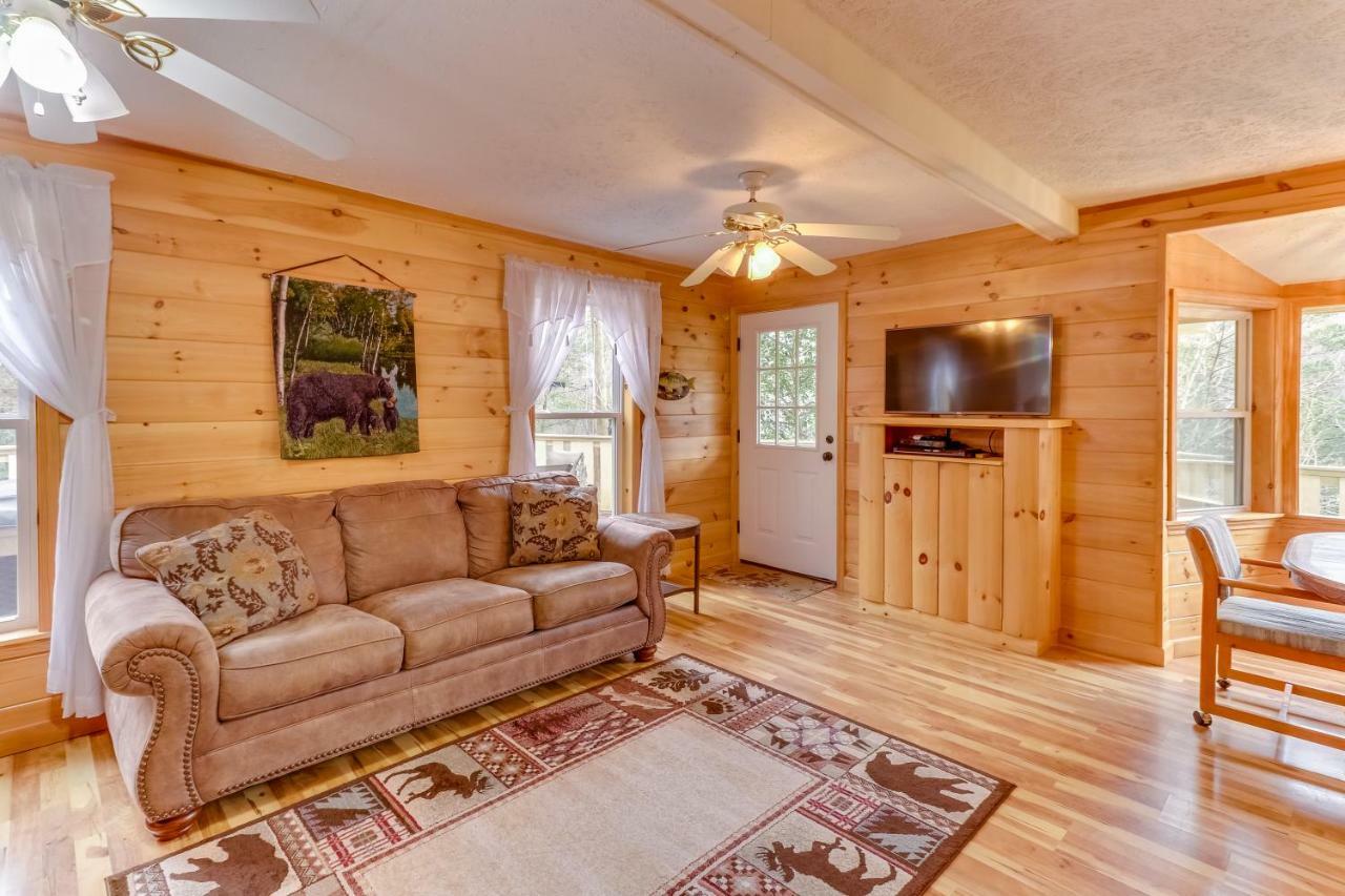 4 Bed 2 Bath Vacation Home In Whittier Exterior photo